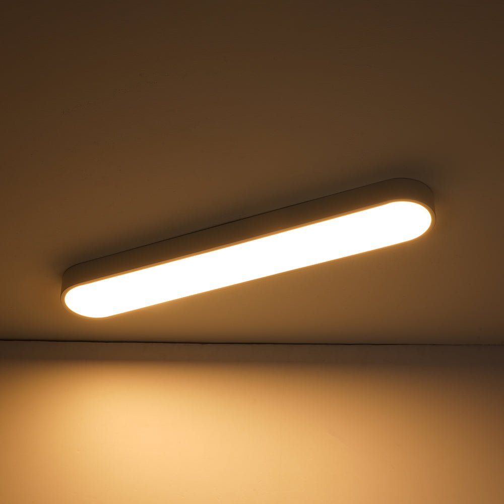 plafonnier couloir long minimaliste